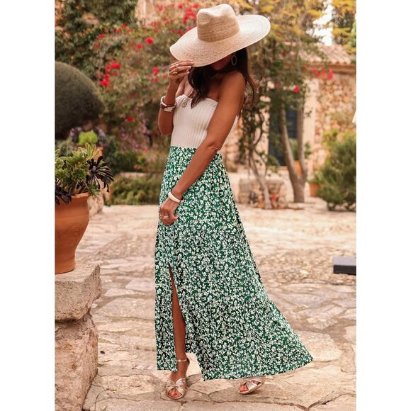 Boho Chic Dark Green Floral Maxi Skirt - Flowing A-Line Design with Pockets - Picture 2 of 4